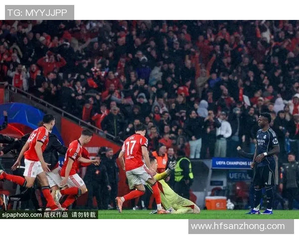 欧冠激战本菲卡与巴黎圣日耳曼互交白卷补时进球引发全场狂欢